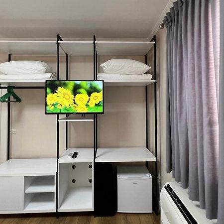 Vila 90 Boutique Hotel ティラナ エクステリア 写真