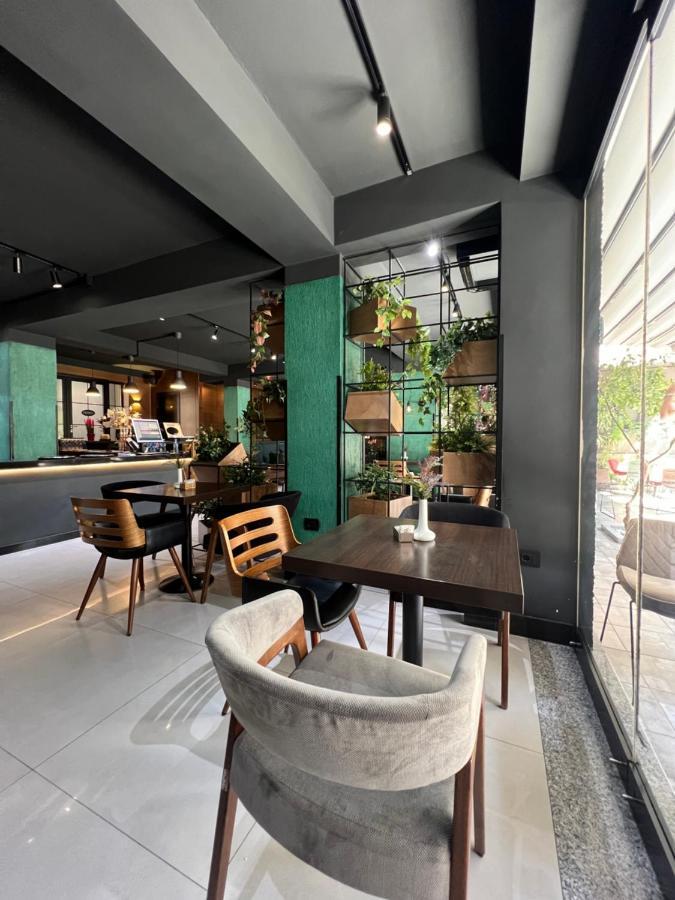 Vila 90 Boutique Hotel ティラナ エクステリア 写真