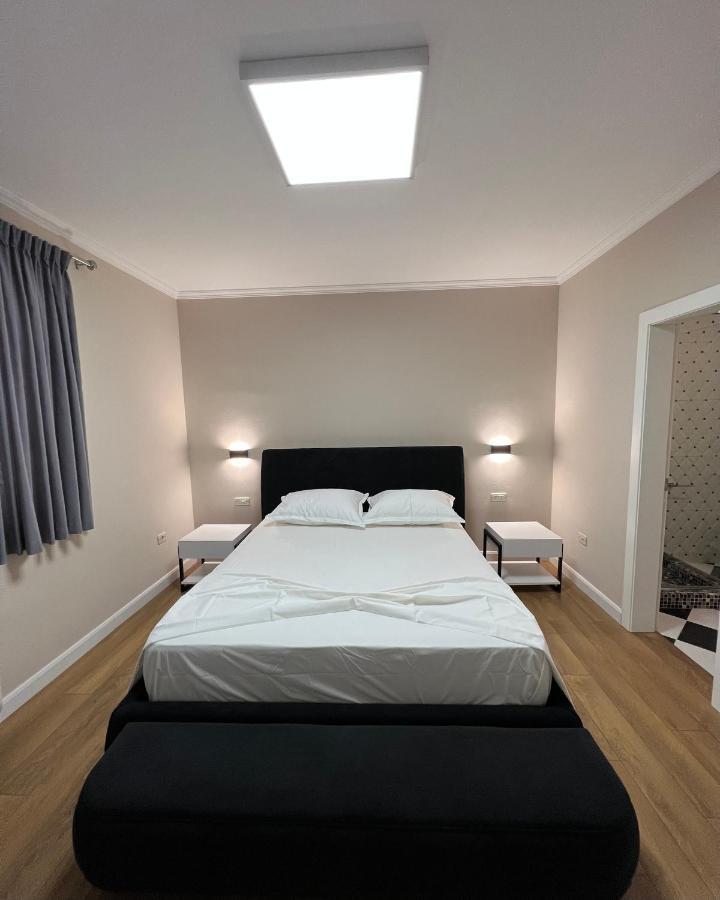 Vila 90 Boutique Hotel ティラナ エクステリア 写真