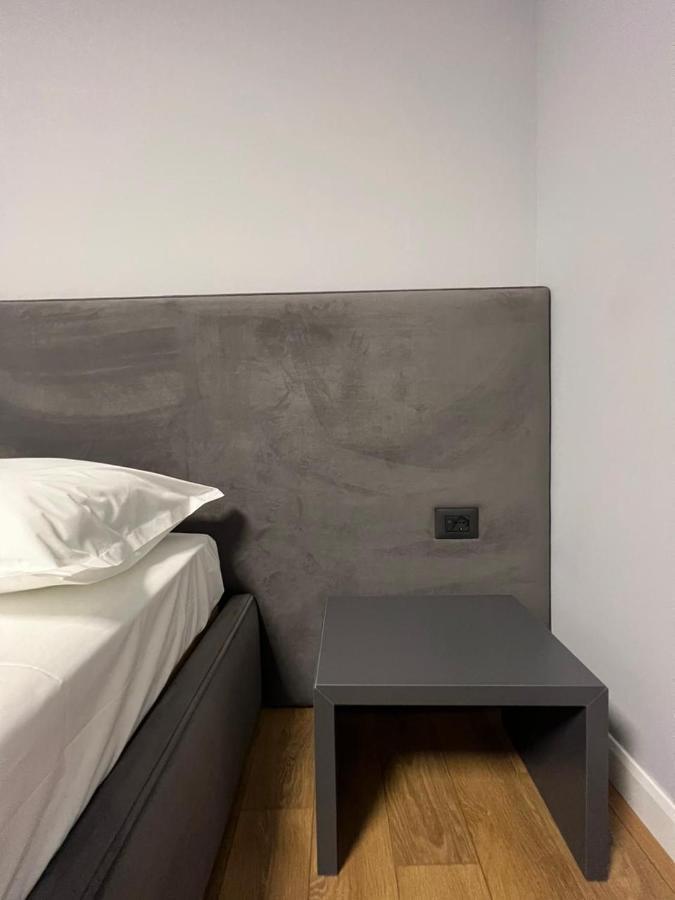 Vila 90 Boutique Hotel ティラナ エクステリア 写真