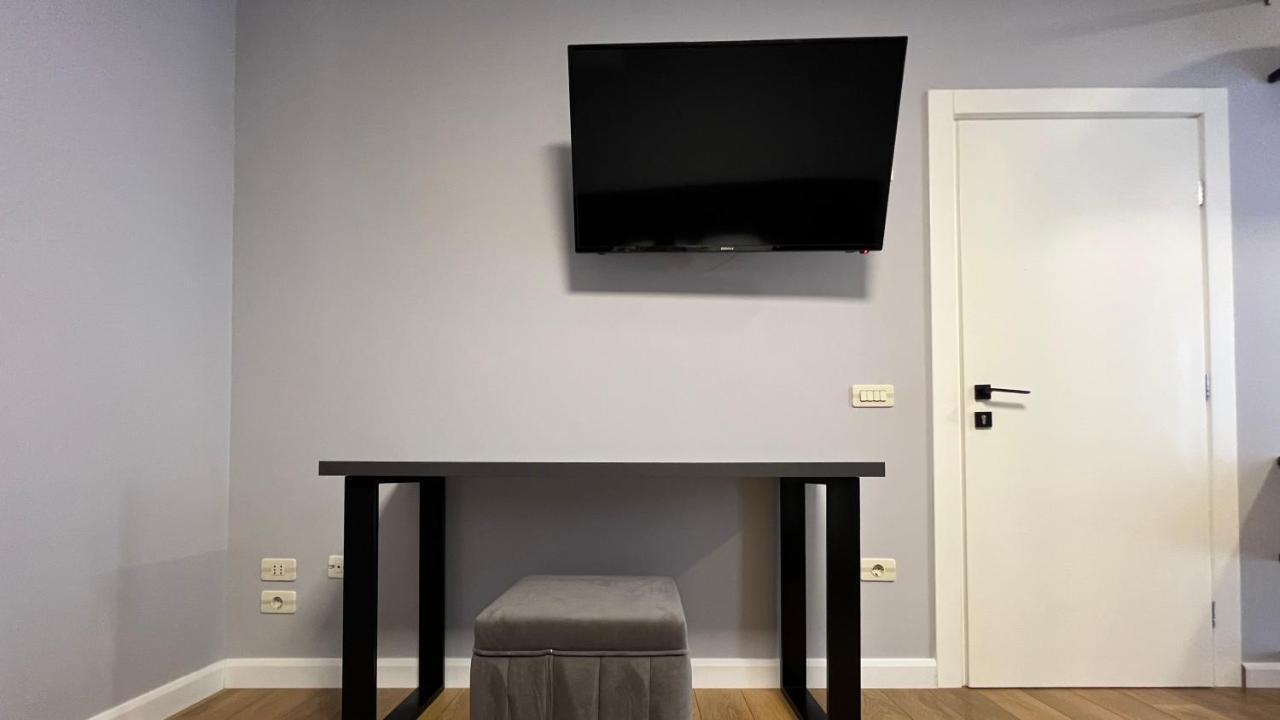 Vila 90 Boutique Hotel ティラナ エクステリア 写真
