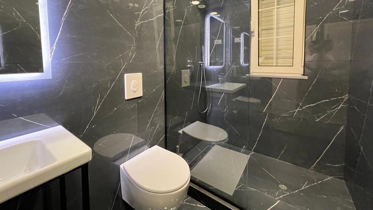 Vila 90 Boutique Hotel ティラナ エクステリア 写真